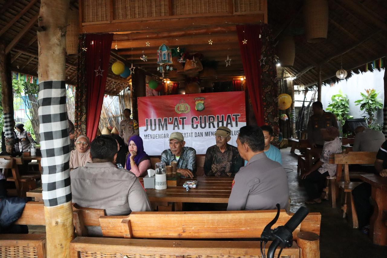 Kapolres Kepulauan Seribu Gelar Jumat Curhat di Pulau Sabira, Ajak Warga Jaga Kamtibmas