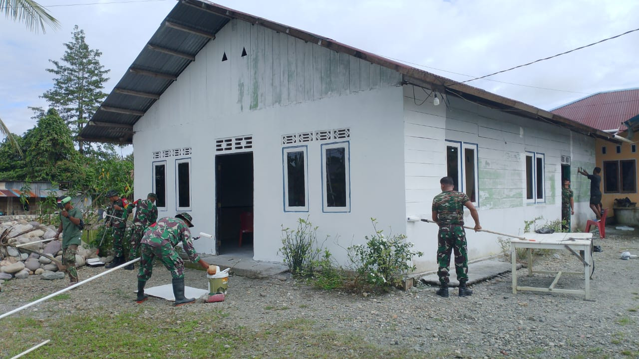Kodim 1710/Mimika Gelar Karya Bakti Perbaiki Tempat Ibadah Dalam Rangka Memperingati HUT Ke-80 TNI Tahun 2025