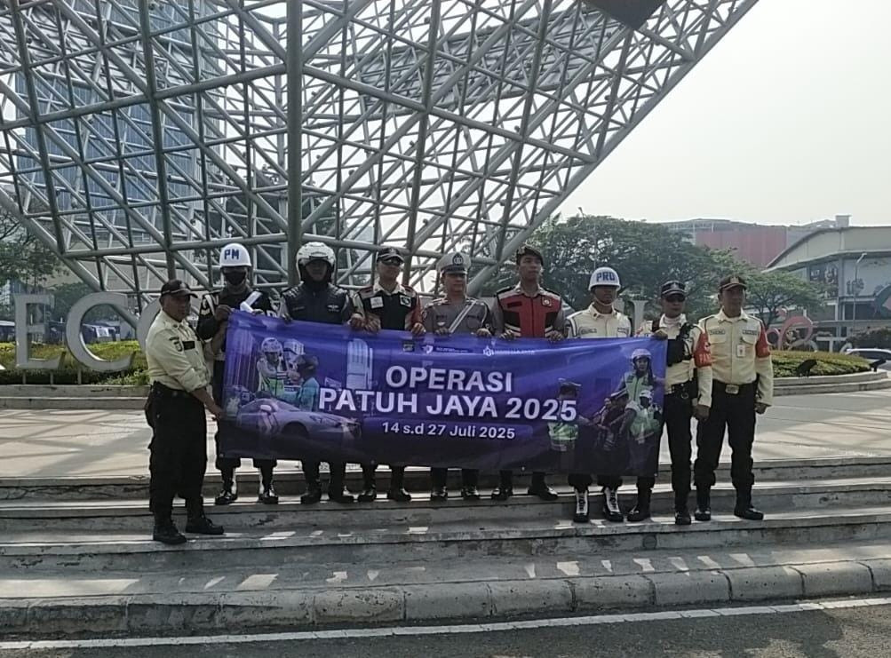 Operasi Patuh Jaya 2025: Polres Metro Bekasi Kota Gencarkan Edukasi Tertib Lalu Lintas di Boulevard Summarecon