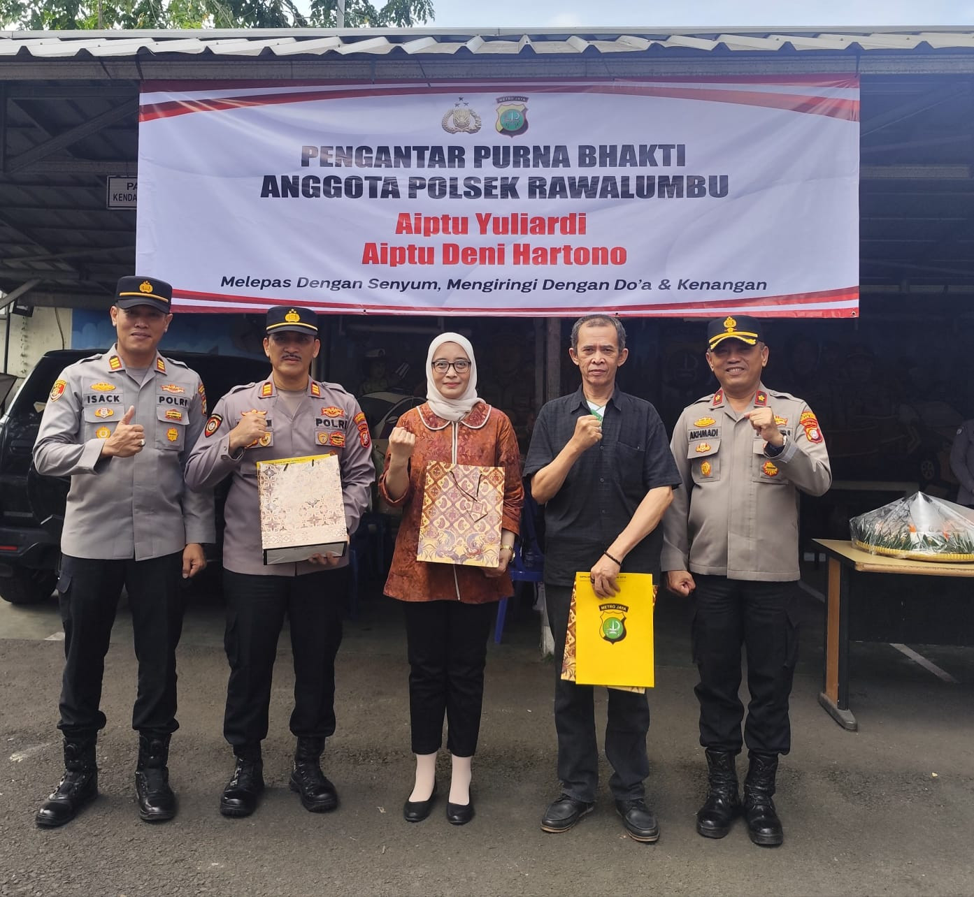 Polsek Rawa Lumbu Gelar Apel Pagi dan Pelepasan Purna Tugas Dua Anggota