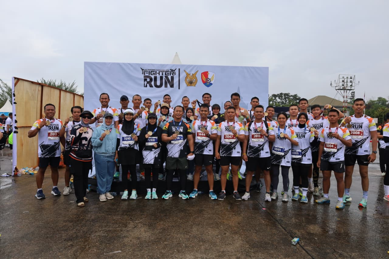 Semangat Kebugaran dan Soliditas TNI Bersama Masyarakat, Danlanal Dumai Hadiri Roesmin Nurjadin Fighter Run 2025