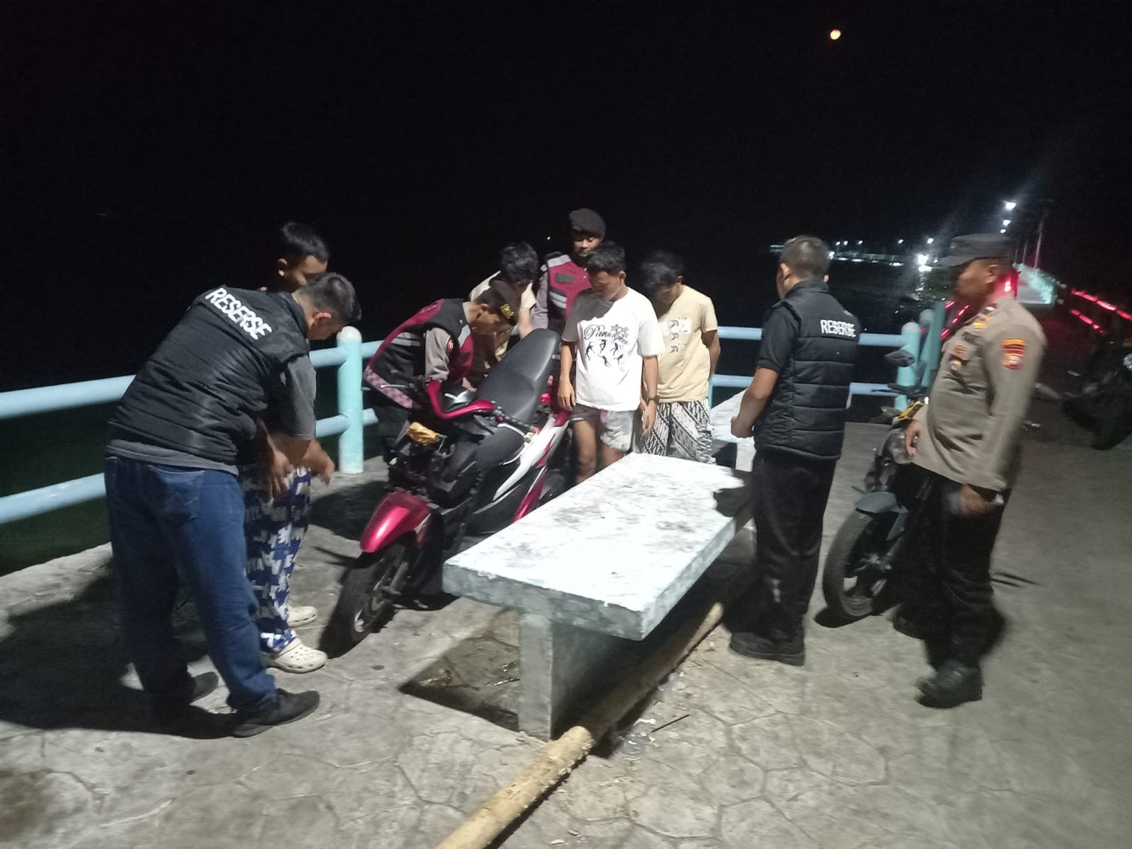 Patroli Malam Jakarta On The Spot, Polsek Kepulauan Seribu Selatan Gencarkan Sosialisasi Layanan Polisi 110