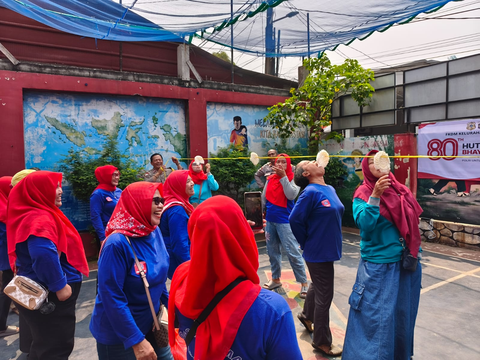 Meriahkan HUT Bhayangkara Ke-80, Polsek Cilincing Gelar Lomba Bersama Warga
