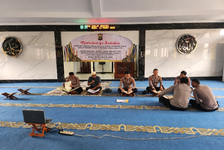 Tadarus Al-Qur'an Ramadhan 1446 H di Masjid Madani Polres Metro Jakut Berjalan Khidmat