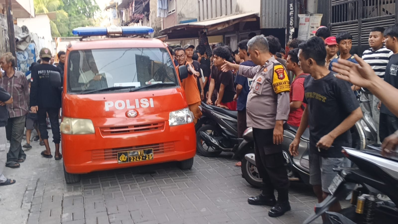Polsek Metro Penjaringan Amankan Terduga Pelaku Pencurian Motor di Penjaringan, Kunci T Masih Menancap dif Kontak