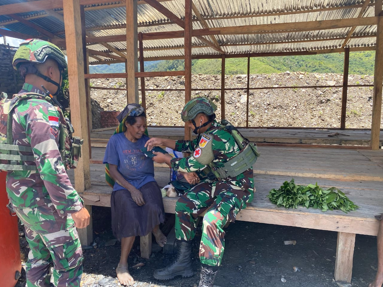 Door to door, Satgas Yonif 715/Mtl Maksimalkan Pelayanan Kesehatan di Puncak Jaya