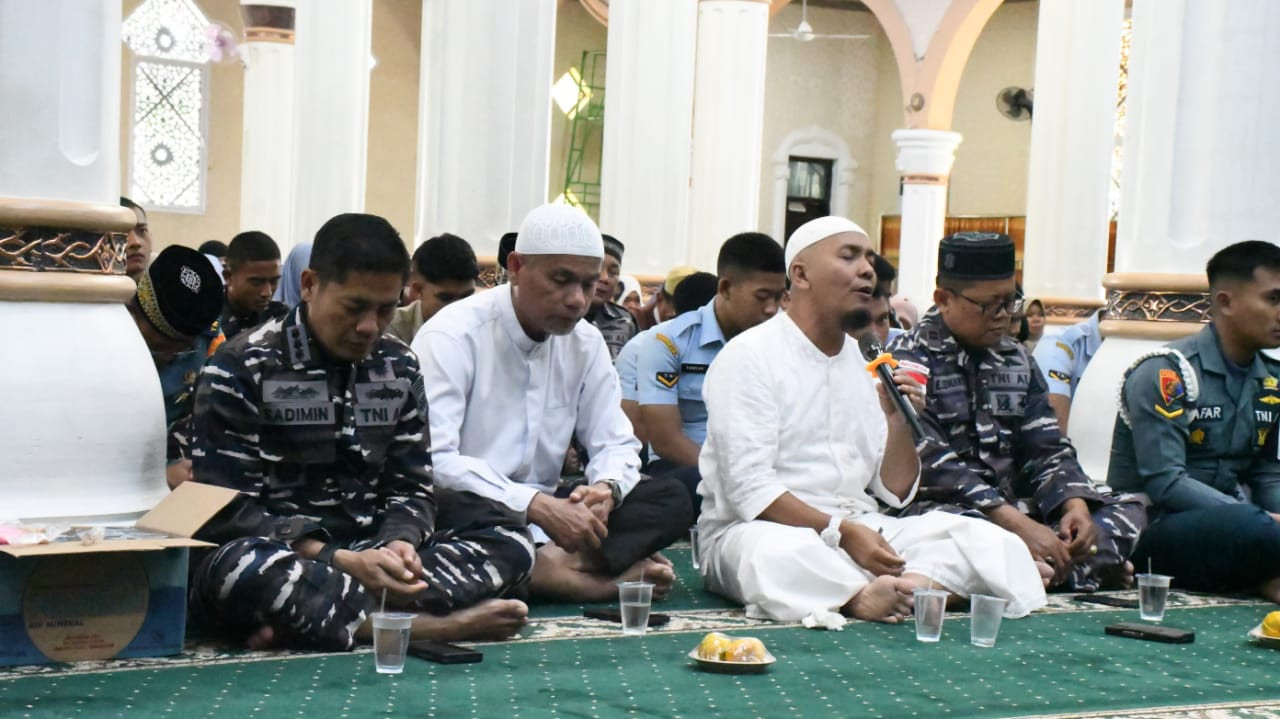 Danlanal Sabang dan Prajurit Lanal Sabang Ikuti Sabang Berzikir Untuk Banjir Sumatera