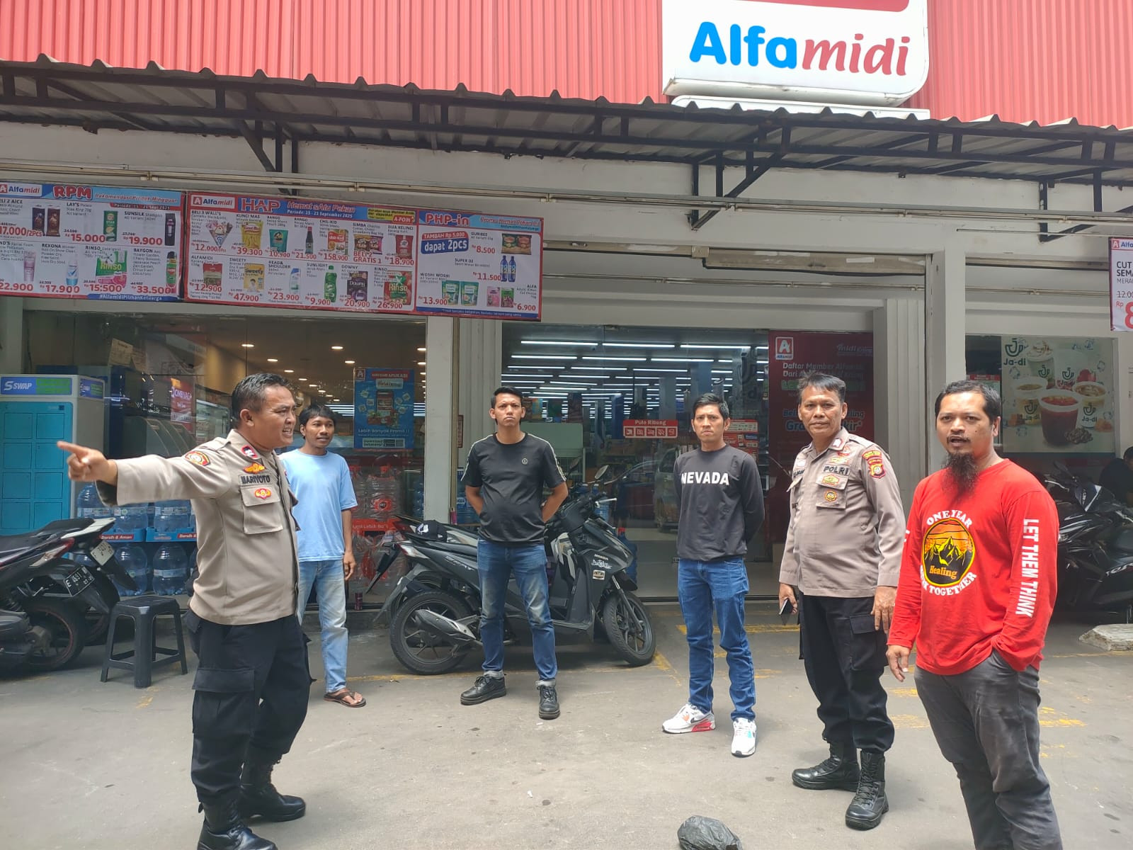 Polsek Bekasi Selatan Gelar Patroli Skala Sedang, Pastikan Situasi Aman dan Kondusif