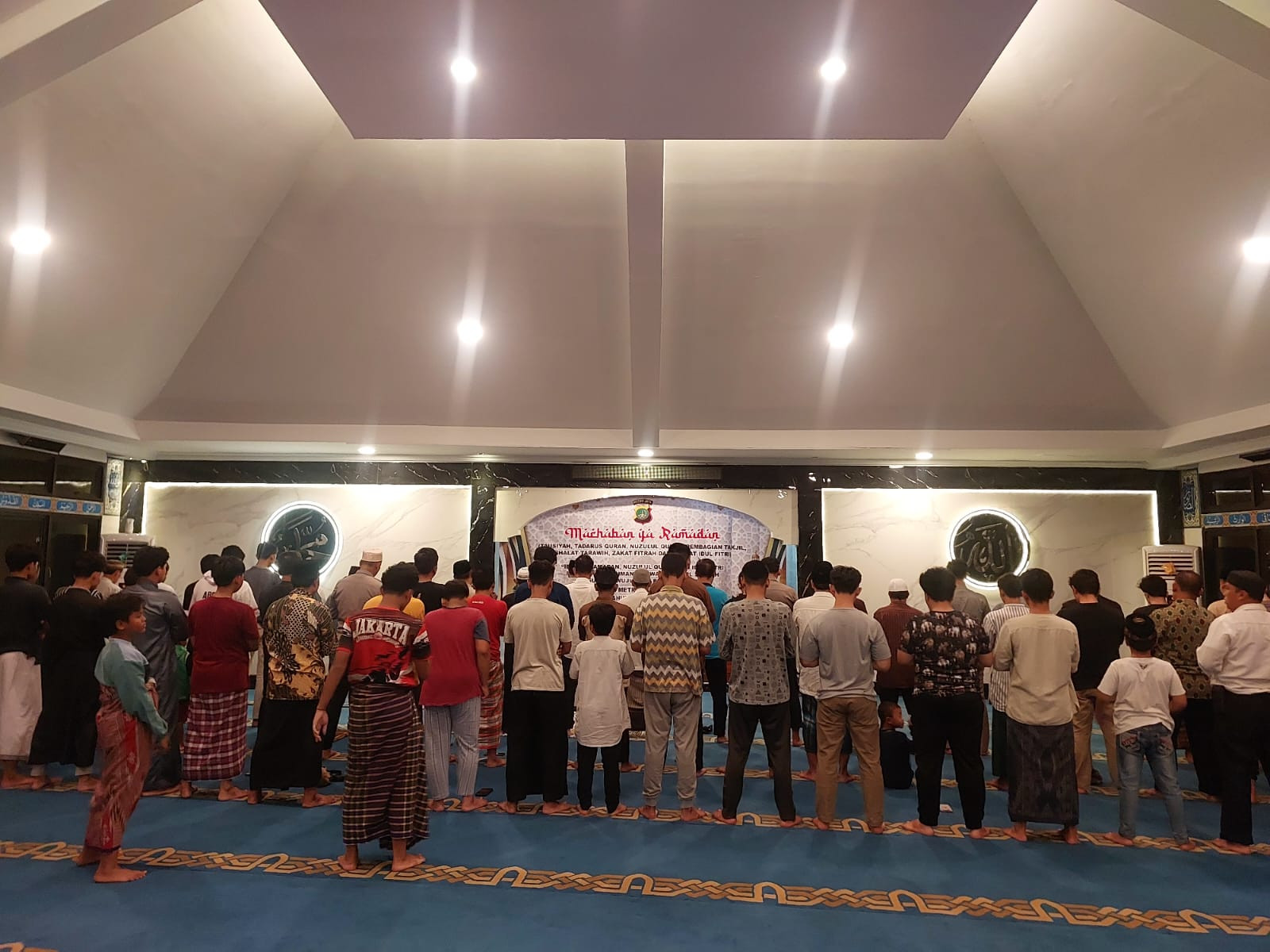 Ibadah Tarawih di Masjid Madani Polres Metro Jakarta Utara Berlangsung Khusyuk dan Lancar