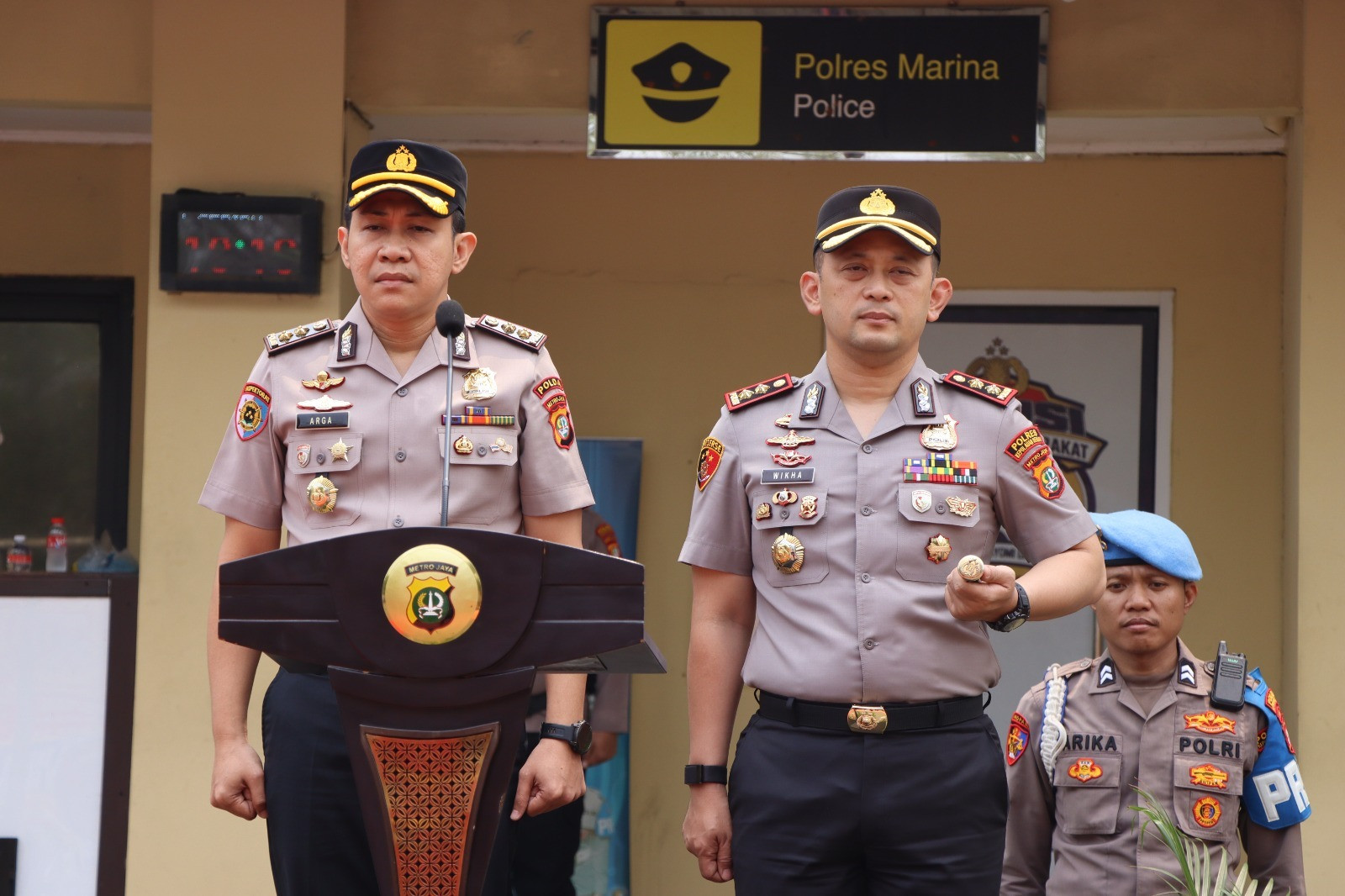 Farewell dan Welcome Parade Polres Kepulauan Seribu, AKBP Argadija Putra Dilepas, AKBP Wikha Ardilestanto Resmi Melanjutkan Kepemimpinan