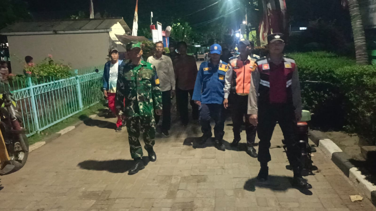 Patroli Malam Gabungan Polsek Kepulauan Seribu Selatan, TNI dan Satpol PP Wujudkan Program Jaga Jakarta