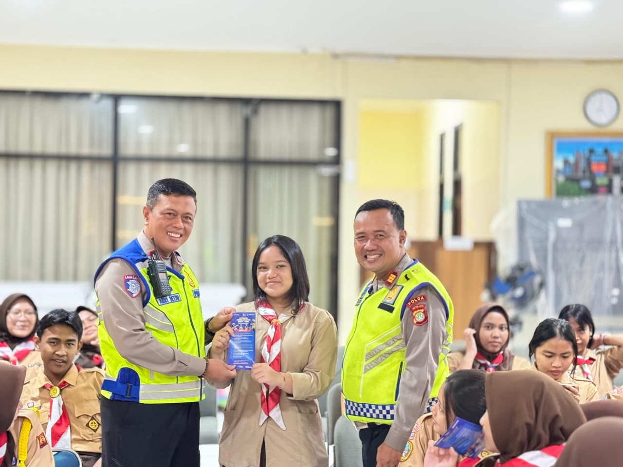 Operasi Keselamatan Jaya 2026, Polisi Edukasi Pelajar dan Pengguna Jalan di Senayan