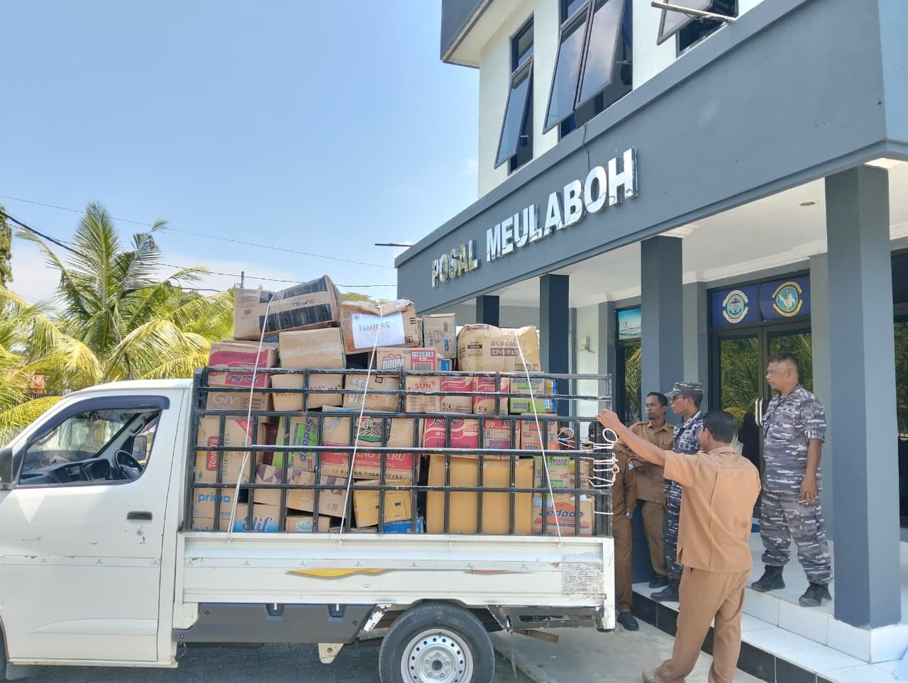 Pos TNI AL Meulaboh Kembali Salurkan Bantuan Kemanusiaan Bagi Korban Banjir di Tiga Kabupaten