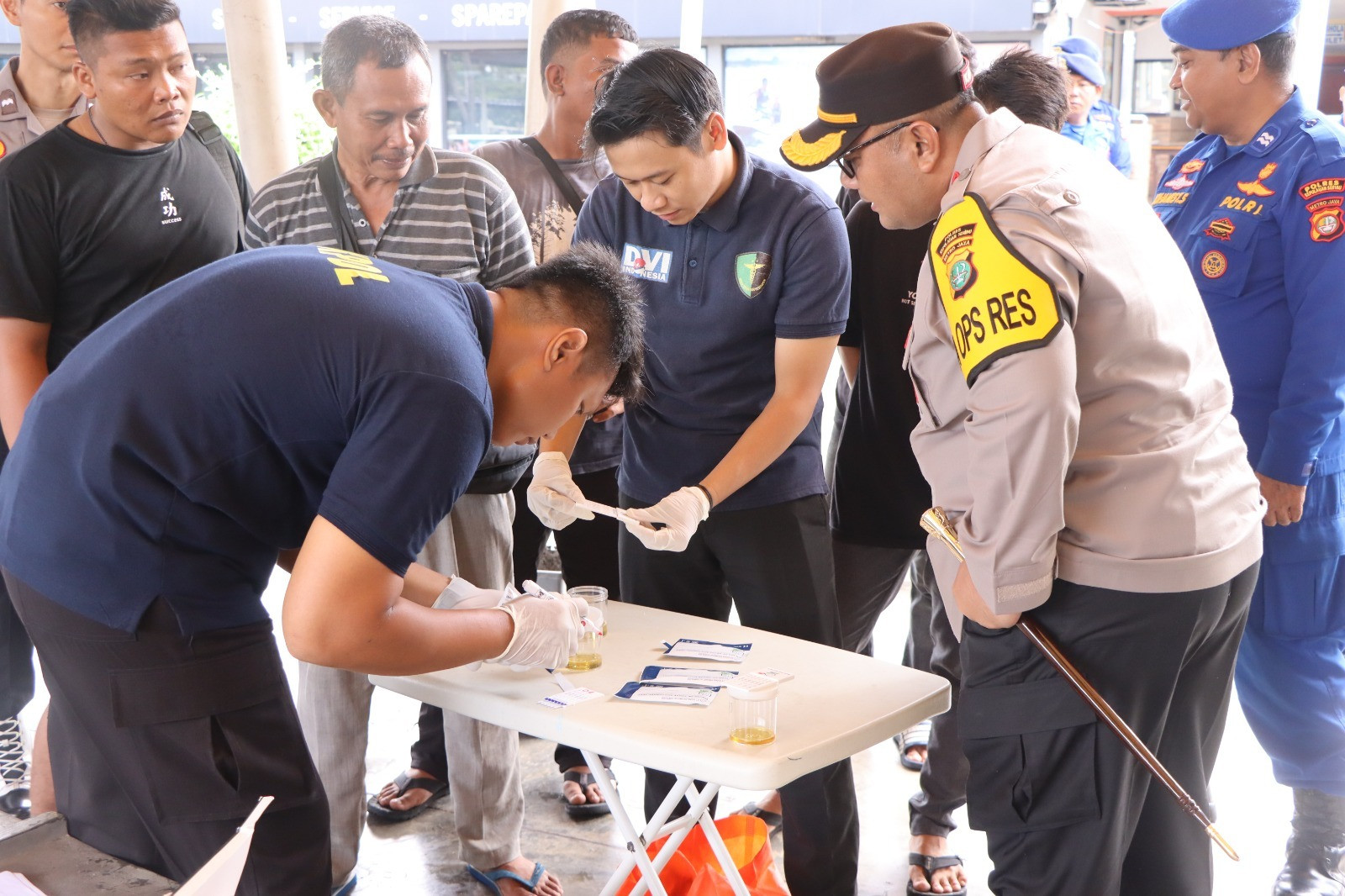 Polres Kepulauan Seribu Gelar Pengecekan Urine bagi Kapten dan ABK di Dermaga 16 Marina Ancol