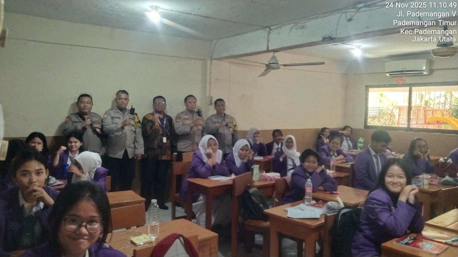 Polsek Pademangan Sosialisasikan Bahaya Narkoba dan Kenakalan Remaja di SMK Harapan Mulia