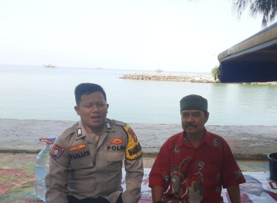 Polisi Baik, Bhabinkamtibmas Pulau Lancang Sambangi Tokoh Masyarakat Guna Tingkatkan Sinergi Keamanan