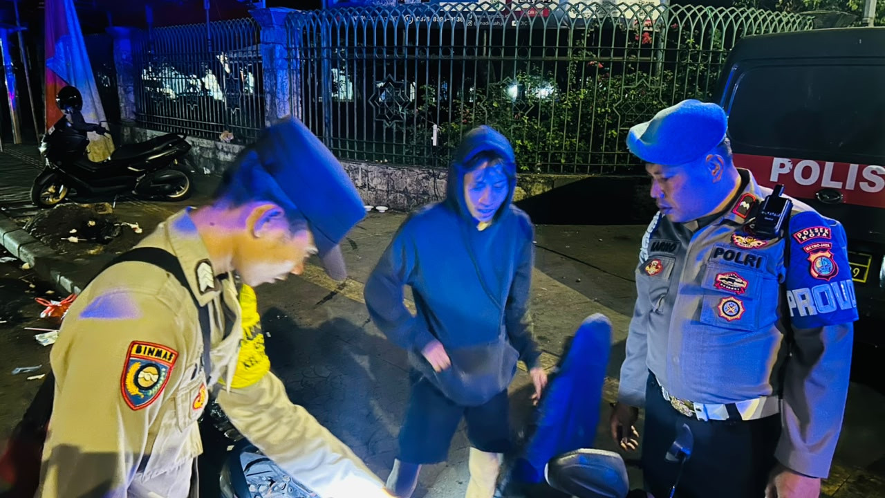 Empat Pemuda Diamankan Saat Patroli KRYD Polsek Koja, Kedapatan Bawa Minuman Beralkohol