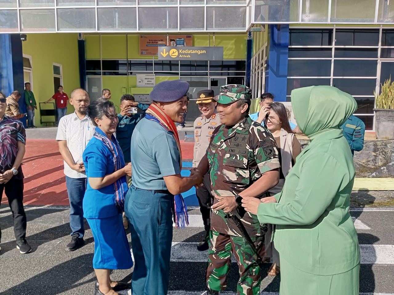 Tradisi Adat Tanimbar, Sambut Kedatangan Komandan Lanal Saumlaki dan Ketua Cabang 3 Korcab IX DJA III di Bumi Duan Lolat