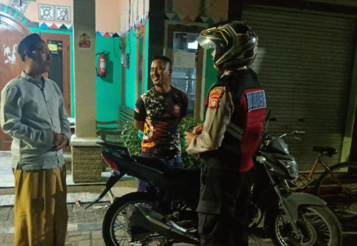 Polisi Baik dan Humanis, Polsek Kepulauan Seribu Selatan Gelar Patroli Malam Demi Keamanan Warga