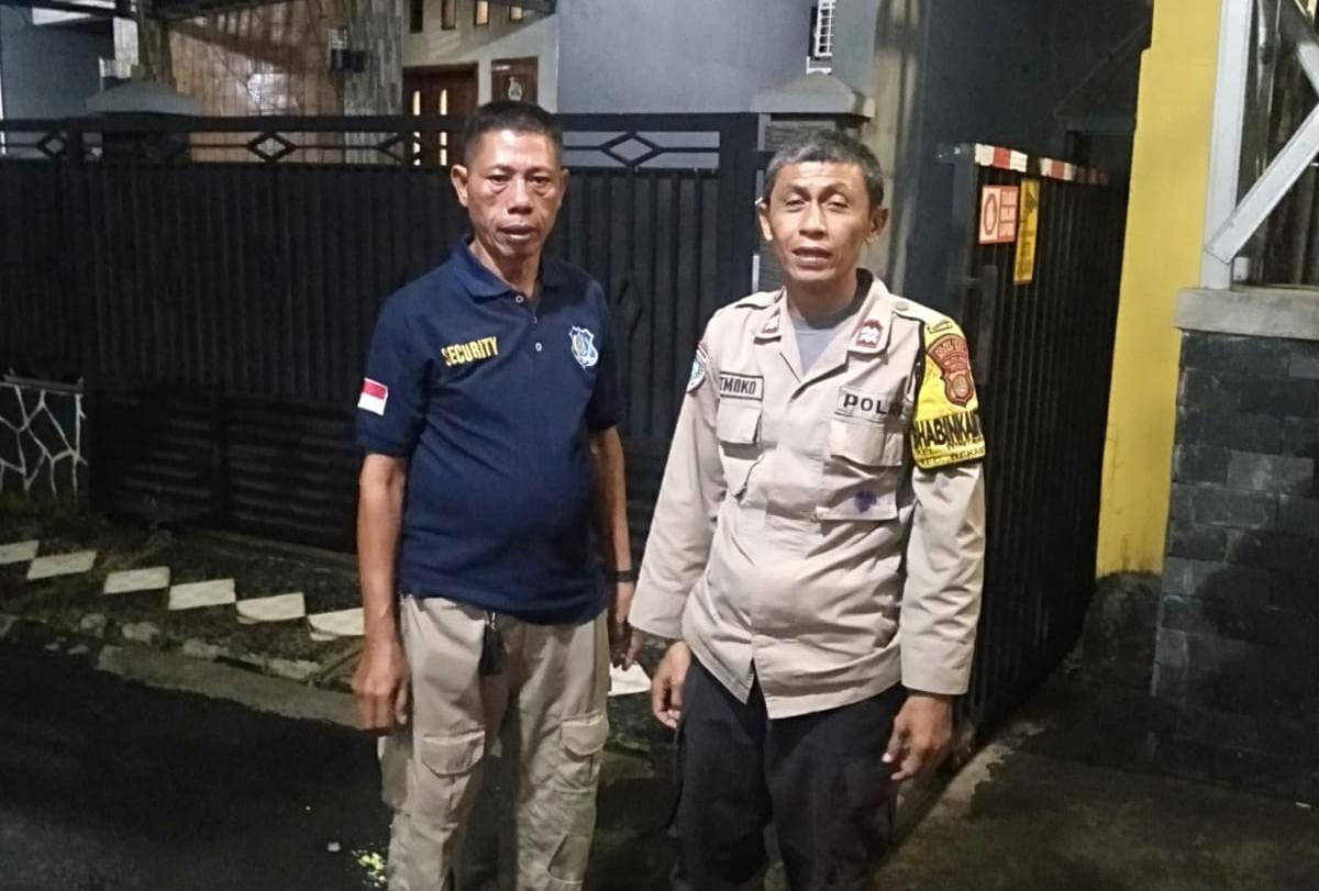 Sambang Kamtibmas Jalan Bintara Jaya di Pos Keamanan Perum Bintara Alam Permai Bekasi Barat