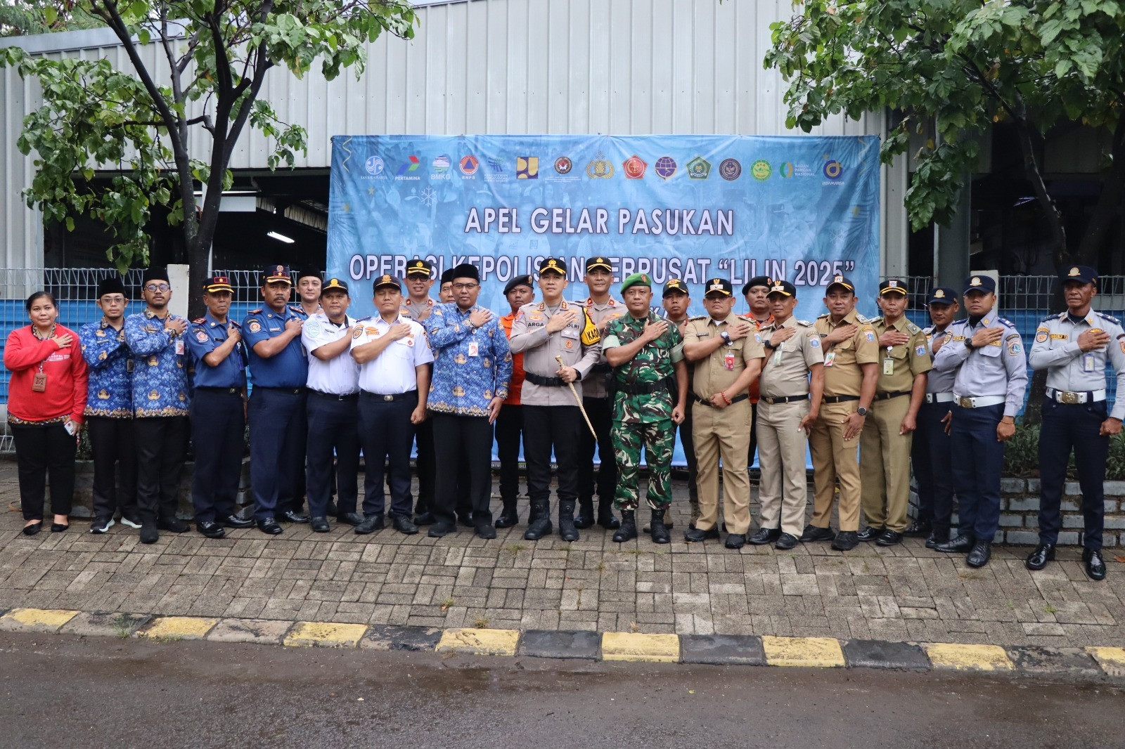 Apel Gelar Pasukan Operasi Lilin Jaya 2025 Digelar untuk Amankan Natal dan Tahun Baru di Kepulauan Seribu