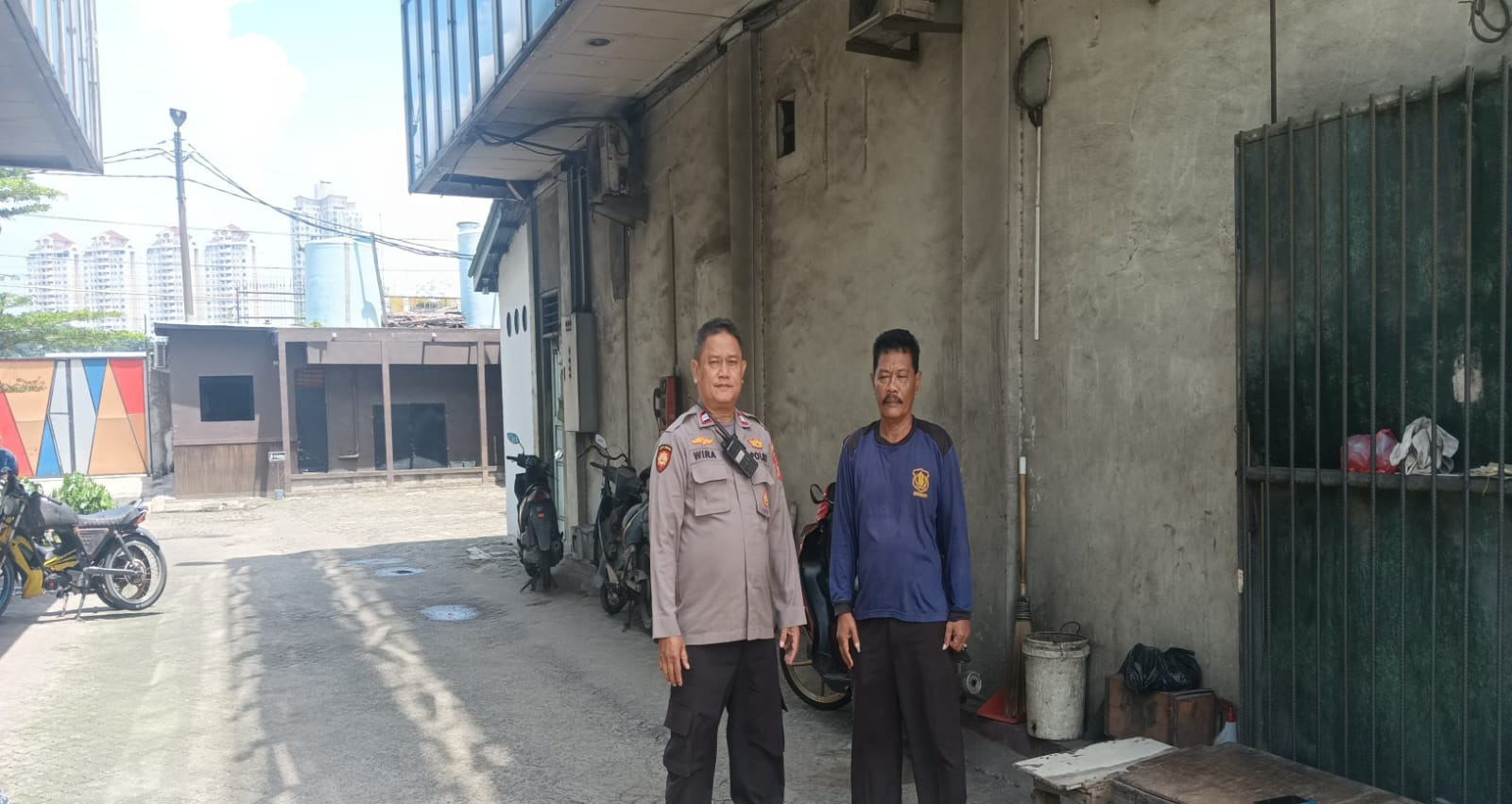 Polsek Pademangan Gelar Patroli "Jaga Kampung Nyok" di Komplek Ruko Martadinata