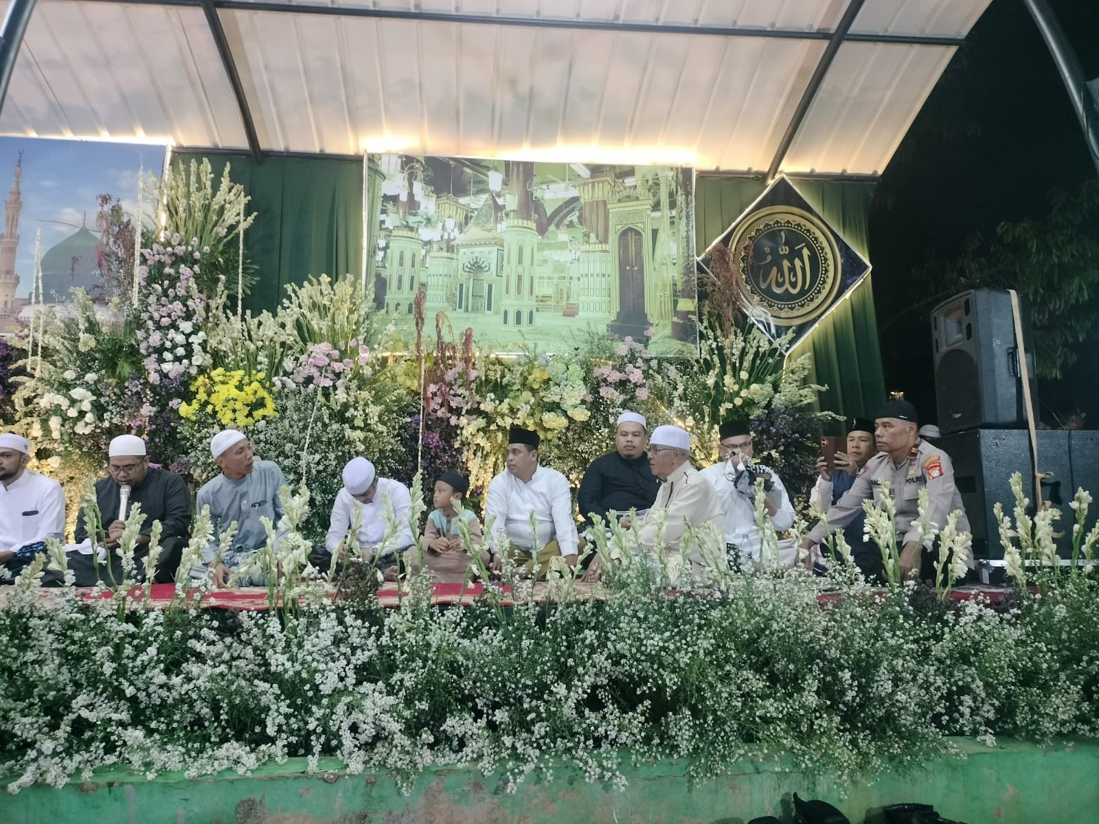 Perkuat Sinergi Umat, Polsek Bekasi Selatan Hadiri Cikunir Bersholawat Peringati Maulid Nabi Muhammad SAW