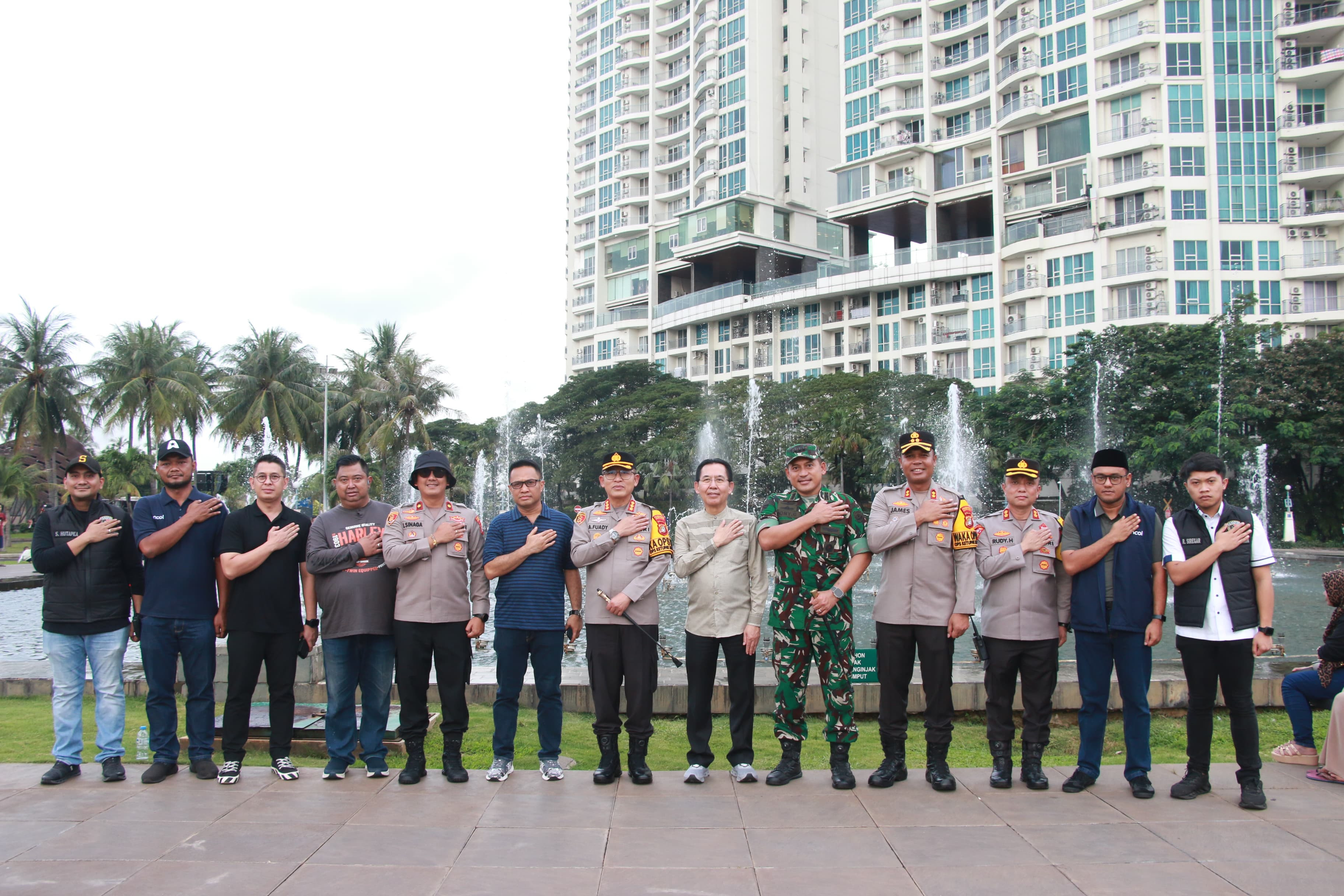Kapolres Metro Jakarta Utara Lakukan Pengecekan Posyan Ancol dan Monitoring Libur Lebaran di Taman Impian Jaya Ancol