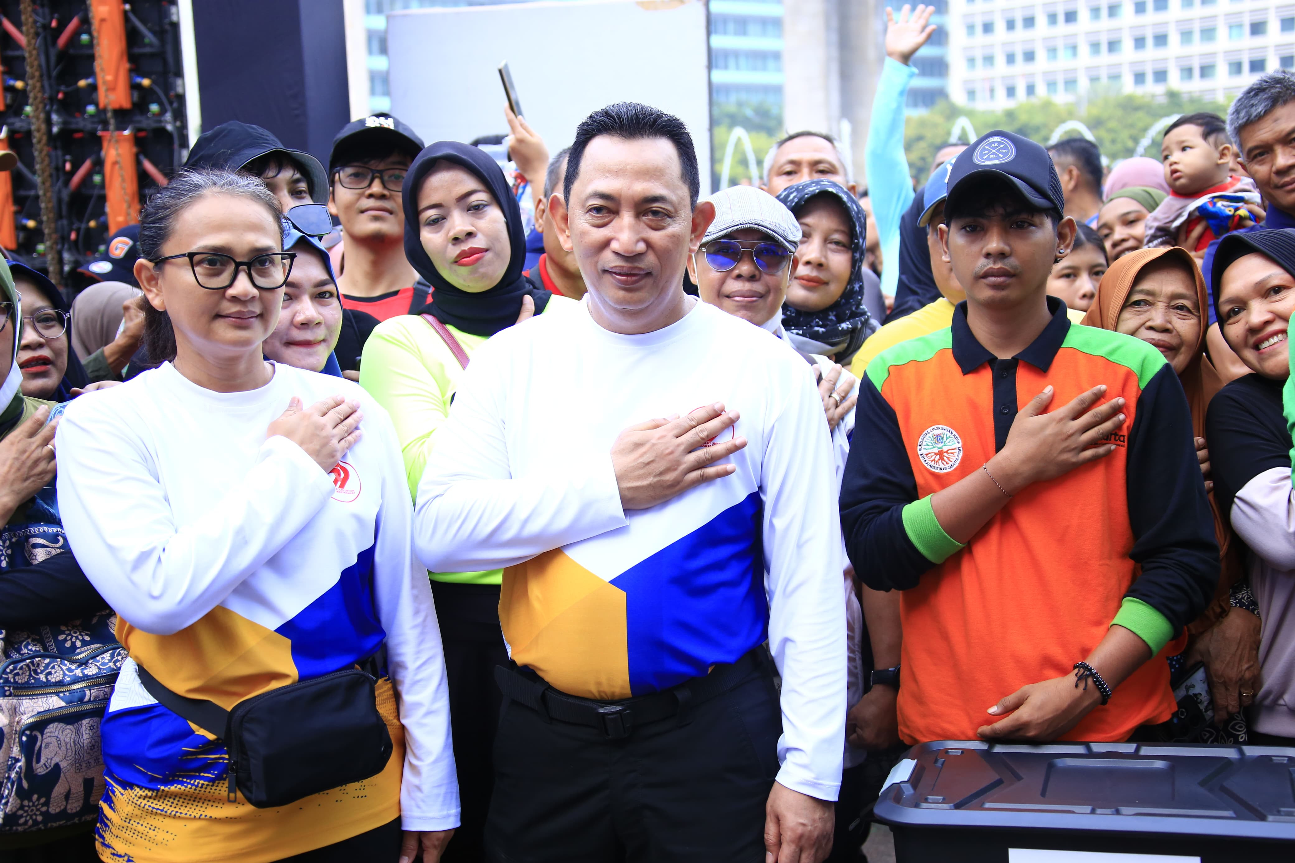 Kapolri Hadiri CFD Bhayangkara Sport Day, Sapa Warga di Bundaran HI