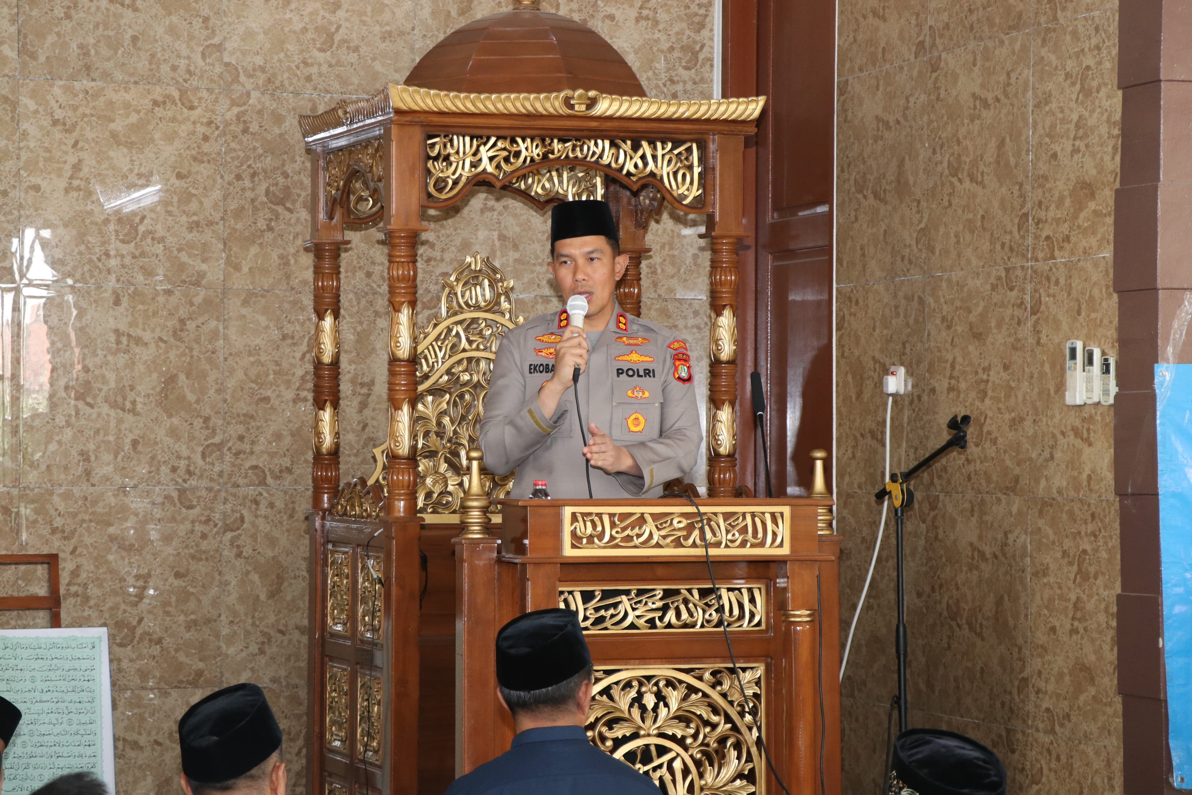 Wakapolres Metro Tangerang Kota Ajak Warga Tanah Tinggi Aktif Jaga Lingkungan Saat Jumling dan Jumat Curhat