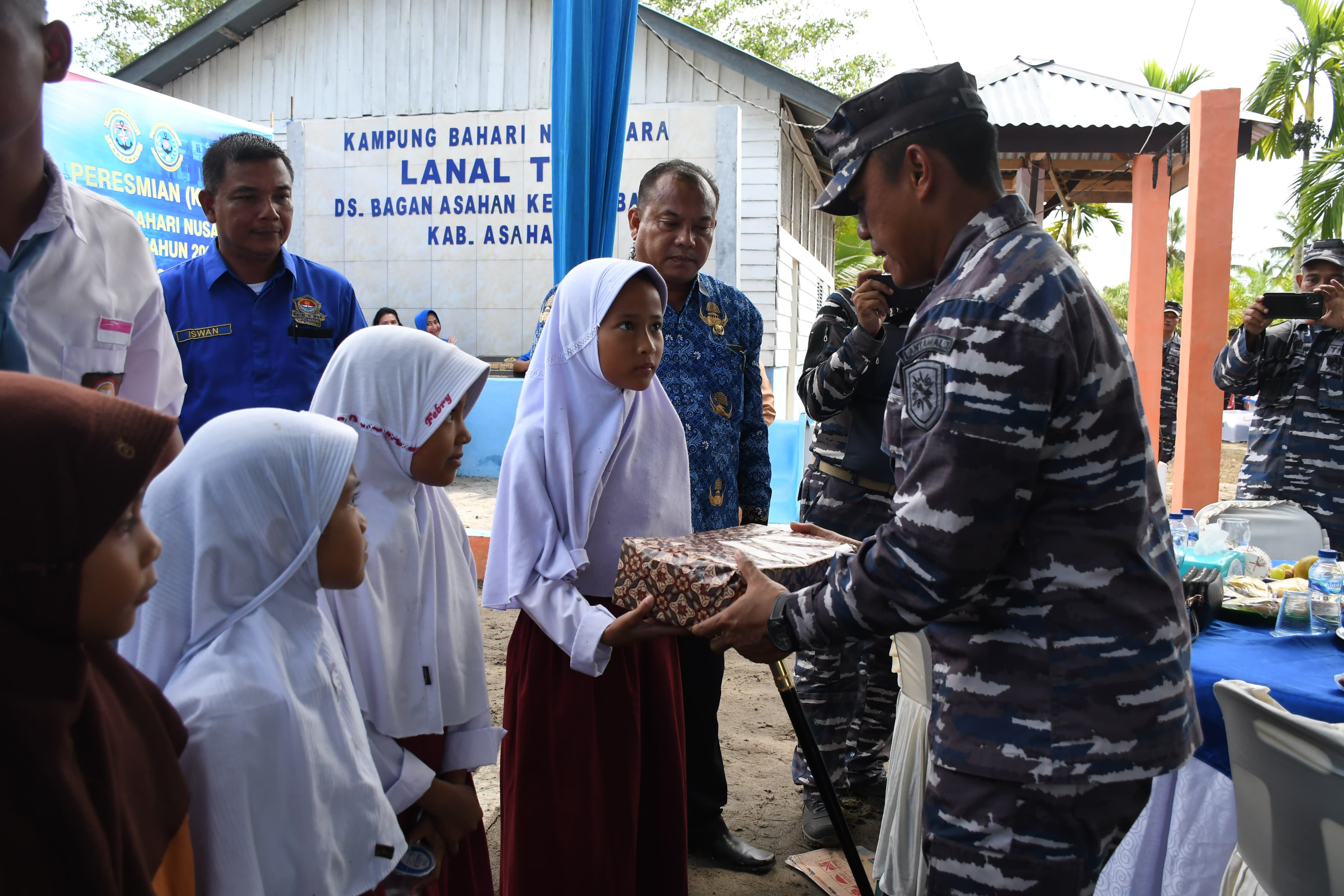 Danlanal TBA Resmikan Kampung Bahari Nusantara Desa Bagan Asahan Untuk  Wujudkan Pembangunan Berkelanjutan