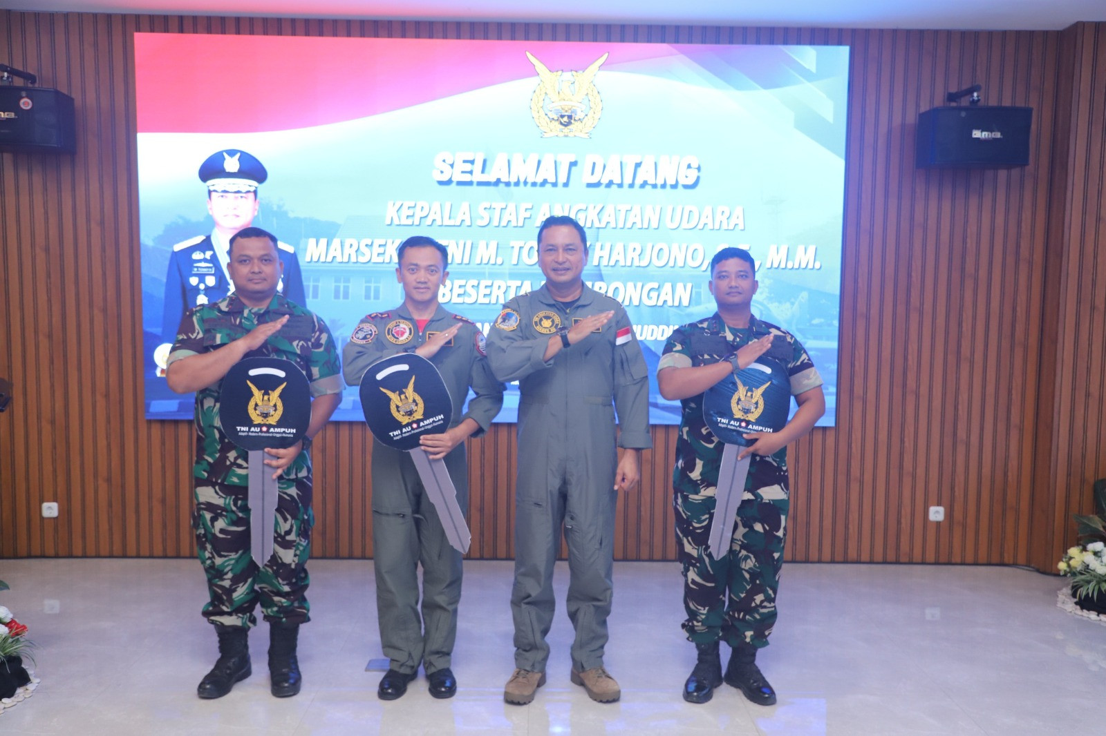 Kunjungi Lanud Sultan Hasanuddin, Kasau Tekankan Perwira TNI AU Harus Adaptif, Berkarakter, dan Tunjukkan Kualitas Kepemimpinan