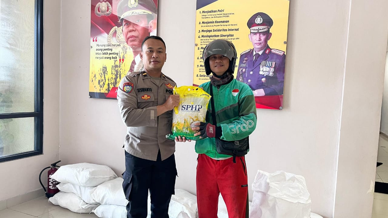Polsek Kelapa Gading Gelar Gerakan Pangan Murah, Sediakan Beras SPHP untuk Warga