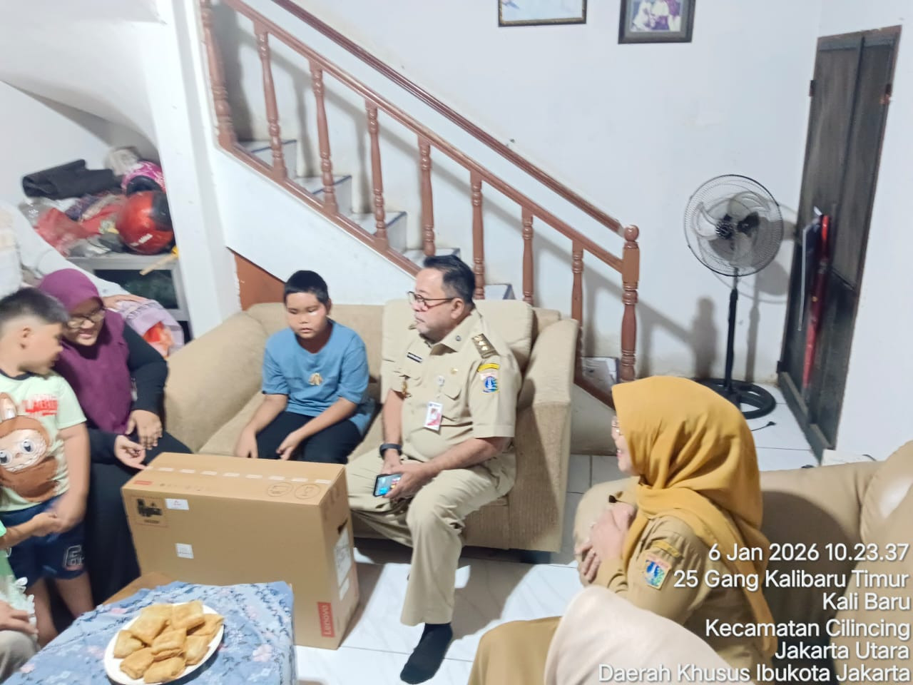 Wagub DKI Jakarta Jenguk Dua Siswa SD Korban Kecelakaan Mobil MBG di Cilincing