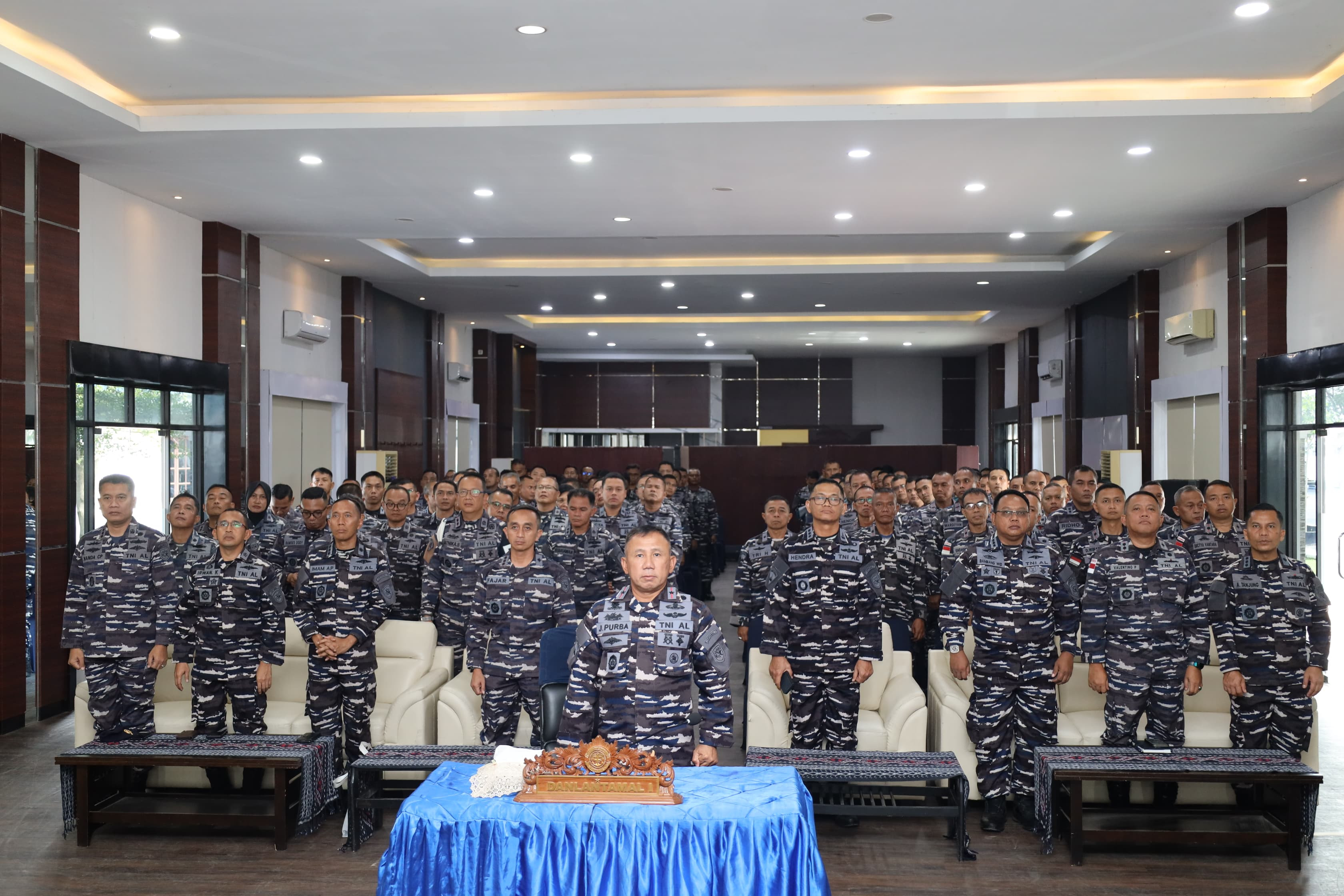 Tingkatkan Pengetahuan Kepemimpinan, Perwira Lantamal I Terima Pembekalan Dari Laksdya TNI (Purn) Taufiquerrochman
