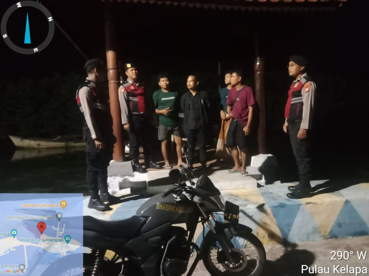 Polisi Humanis, Patroli Malam Polsek Kepulauan Seribu Utara Dialogis Bersama Warga Ciptakan Kamtibmas Kondusif