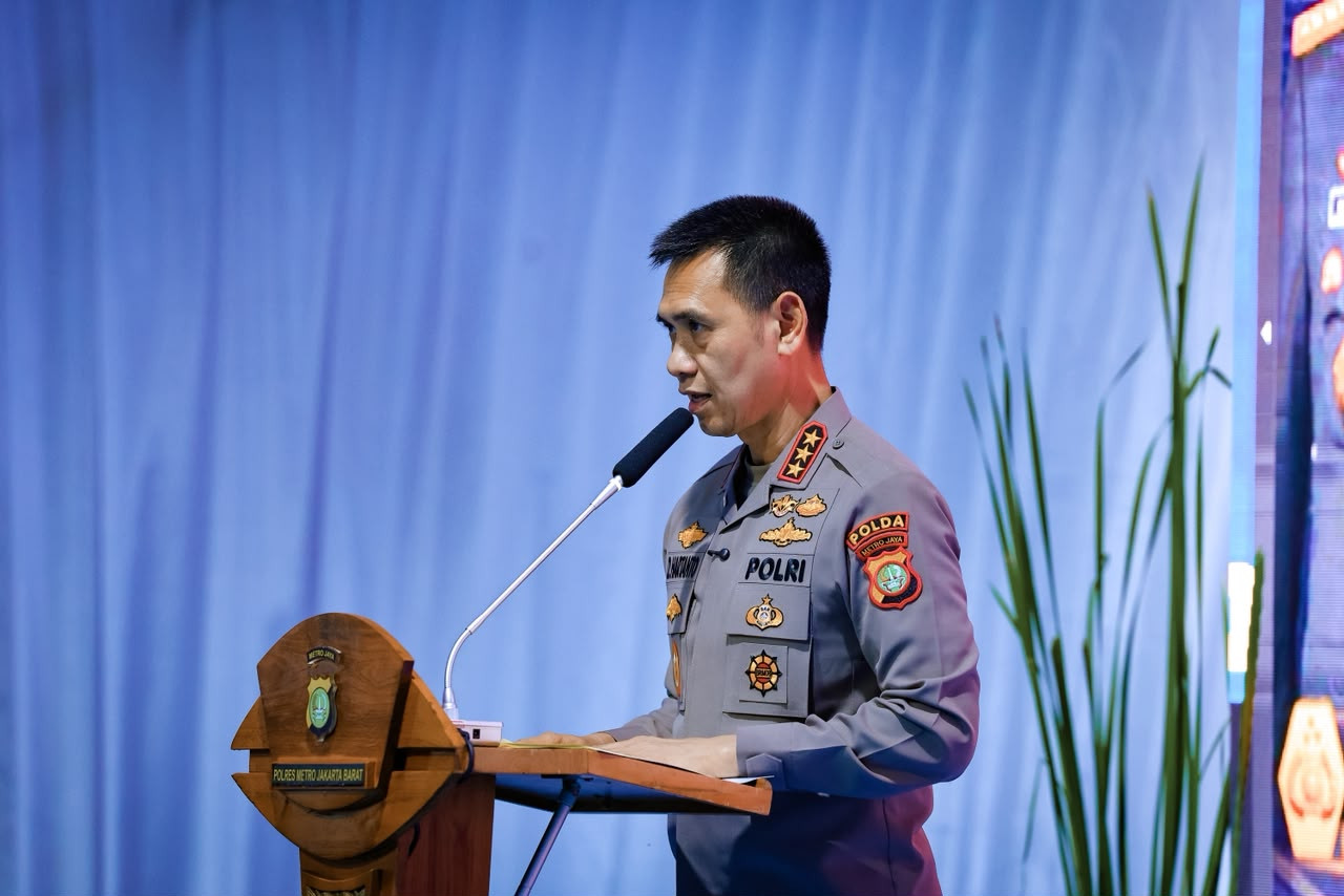 Polisi Bersama Masyarakat, Polda Metro Jaya Gelar Bakti Kesehatan dan Salurkan 1.000 Paket Sembako di Kampung Ambon