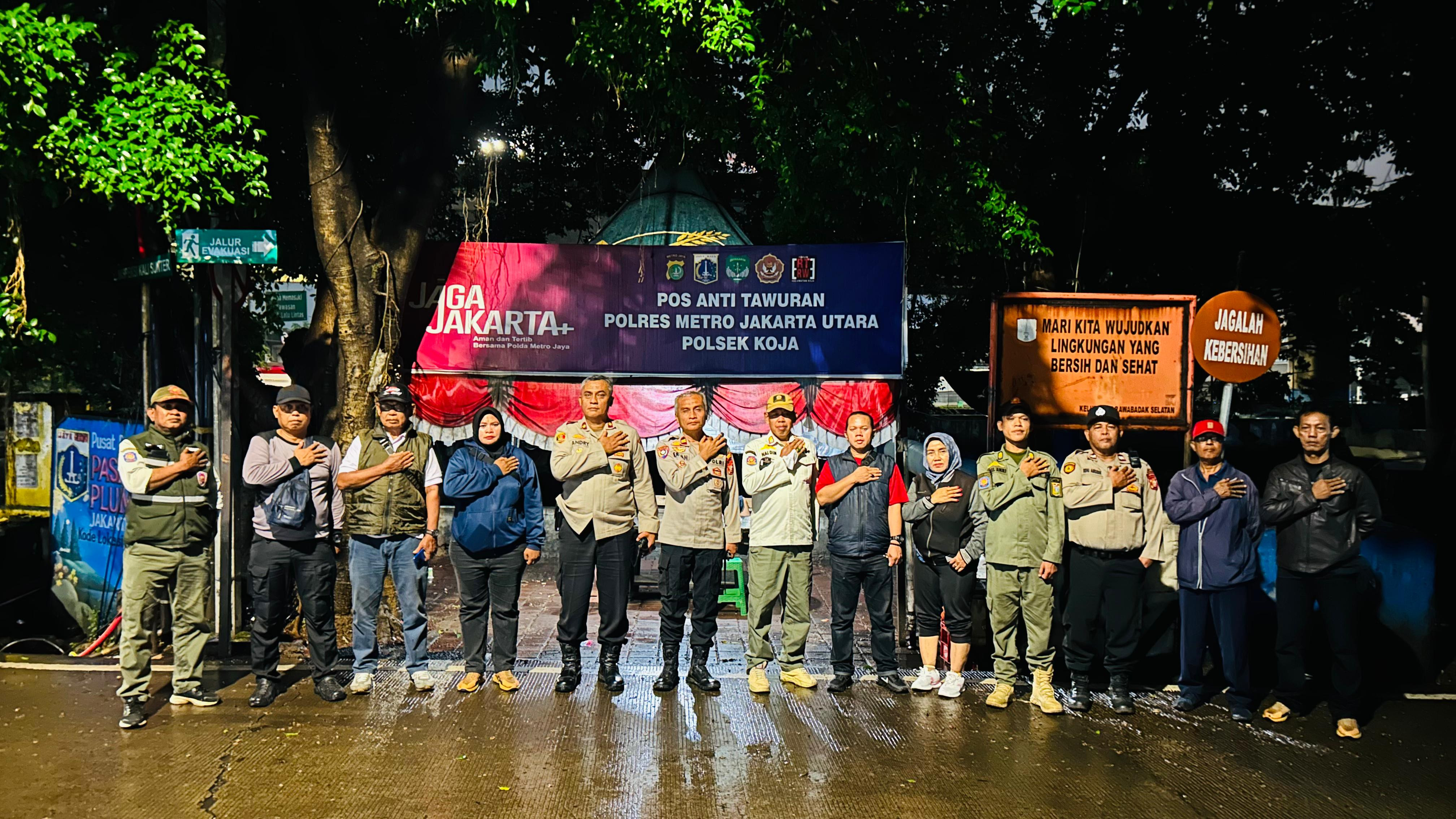 Patroli 3 Pilar Polsek Koja Bubarkan Kerumunan Remaja, Cegah Potensi Tawuran Dini Hari