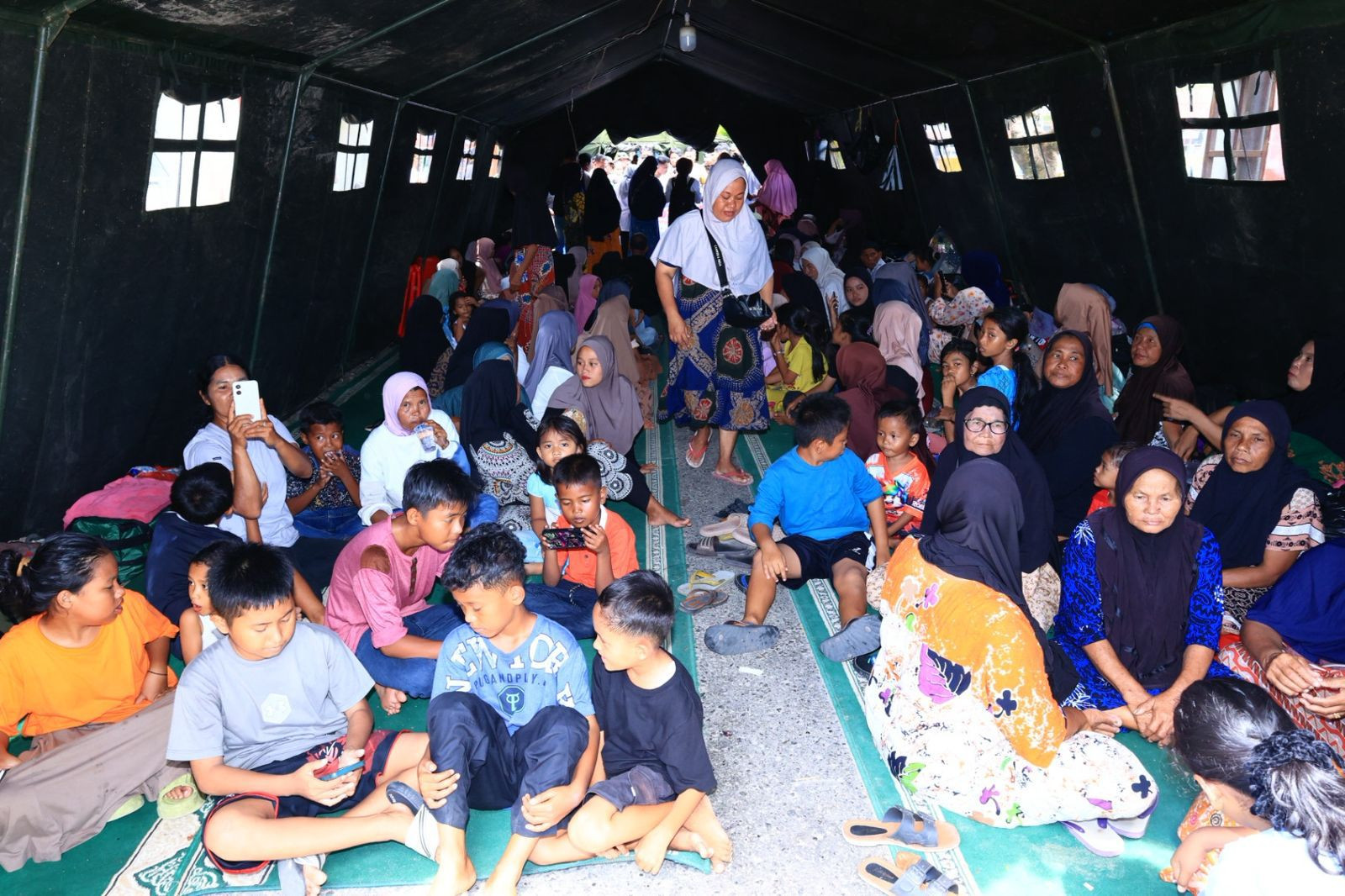 Polda Sumbar Kawal Penyaluran Bantuan Sosial untuk Korban Bencana di Agam