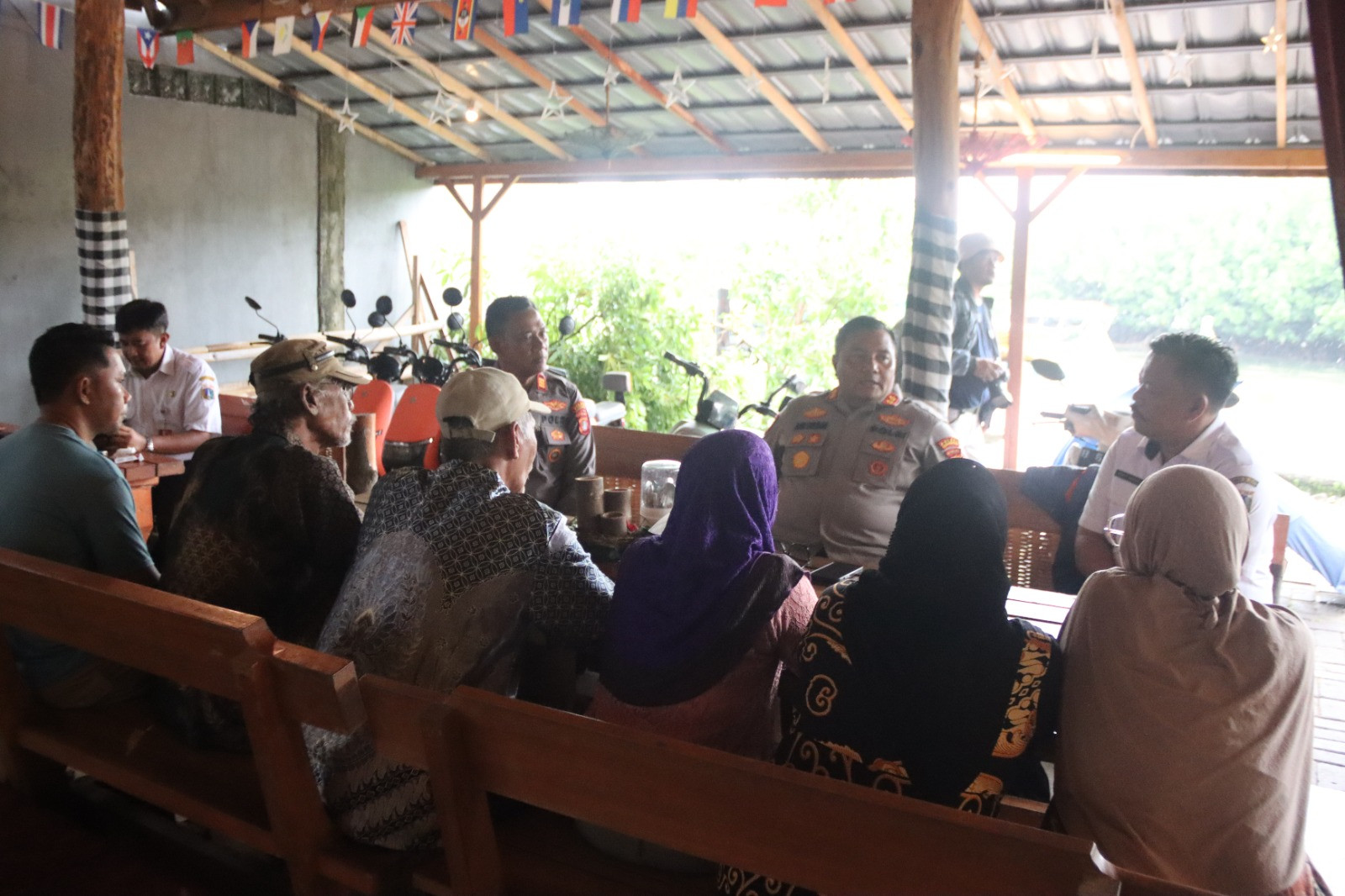 Kapolres Kepulauan Seribu Silaturahmi dengan Tokoh Agama dan Masyarakat di Pulau Pramuka