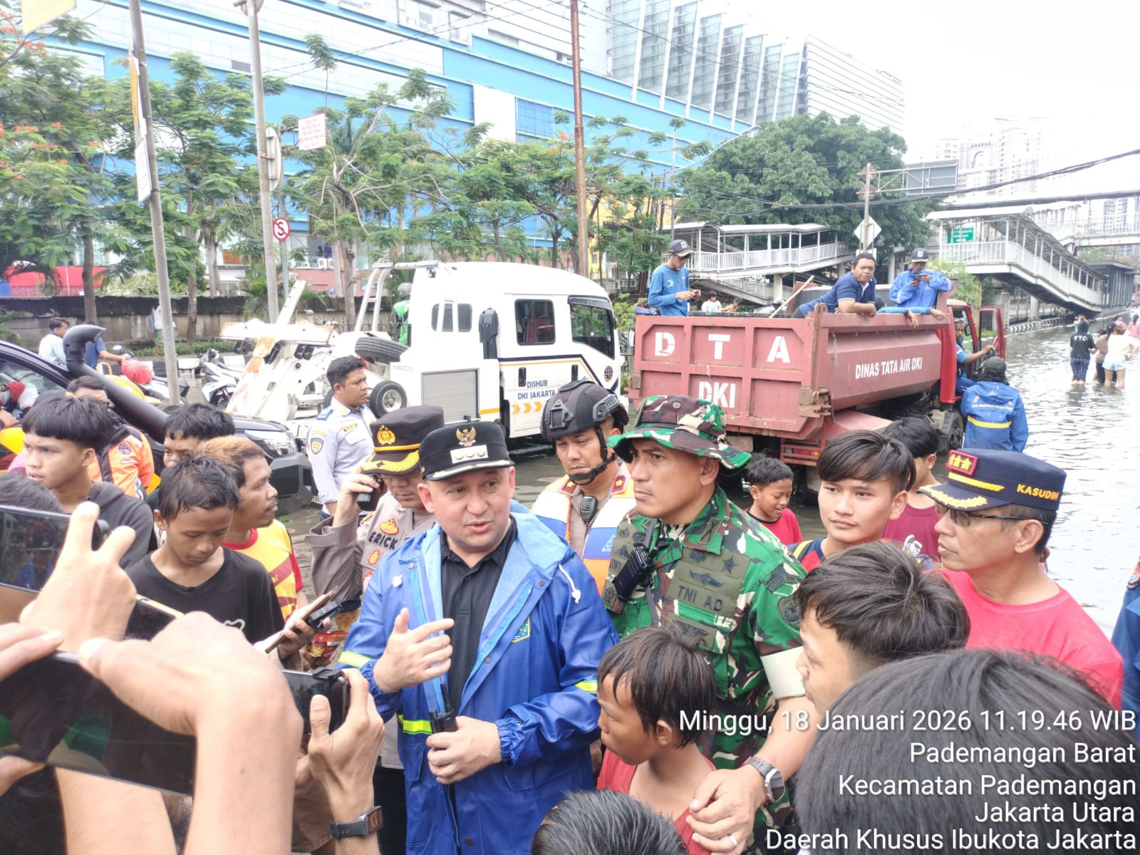 Kapolres Metro Jakarta Utara bersama Forkopimko Tinjau Lokasi Banjir di Pademangan, Pastikan Penanganan Warga Terdampak