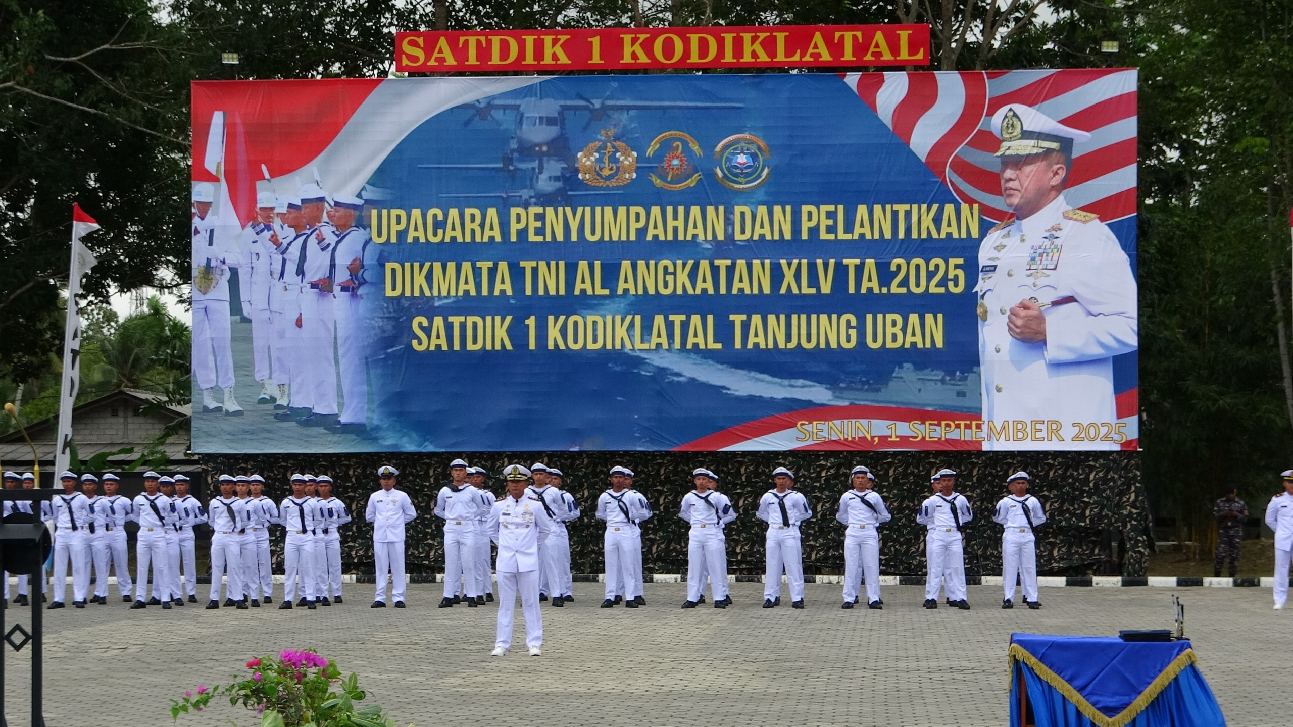 Dankodiklatal Pimpin Upacara Pelantikan dan Penyumpahan Siswa Dikmata TNI AL Angkatan 45 Satdik 1 Kodiklatal Tanjung Uban
