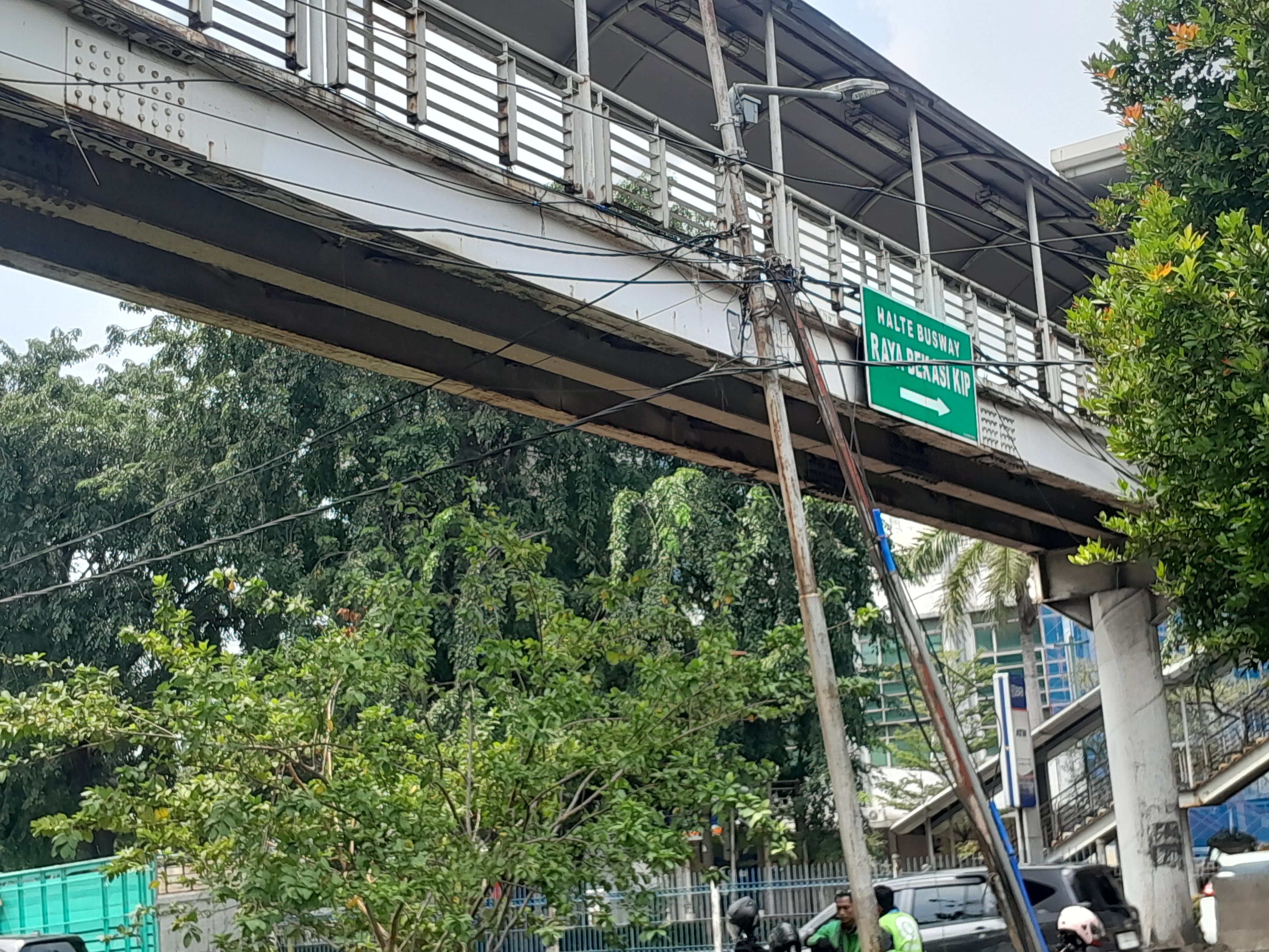 Anak Tangga Halte Busway Dicuri: Polsek Kelapa Gading Bergerak Cepat Lakukan Tindakan