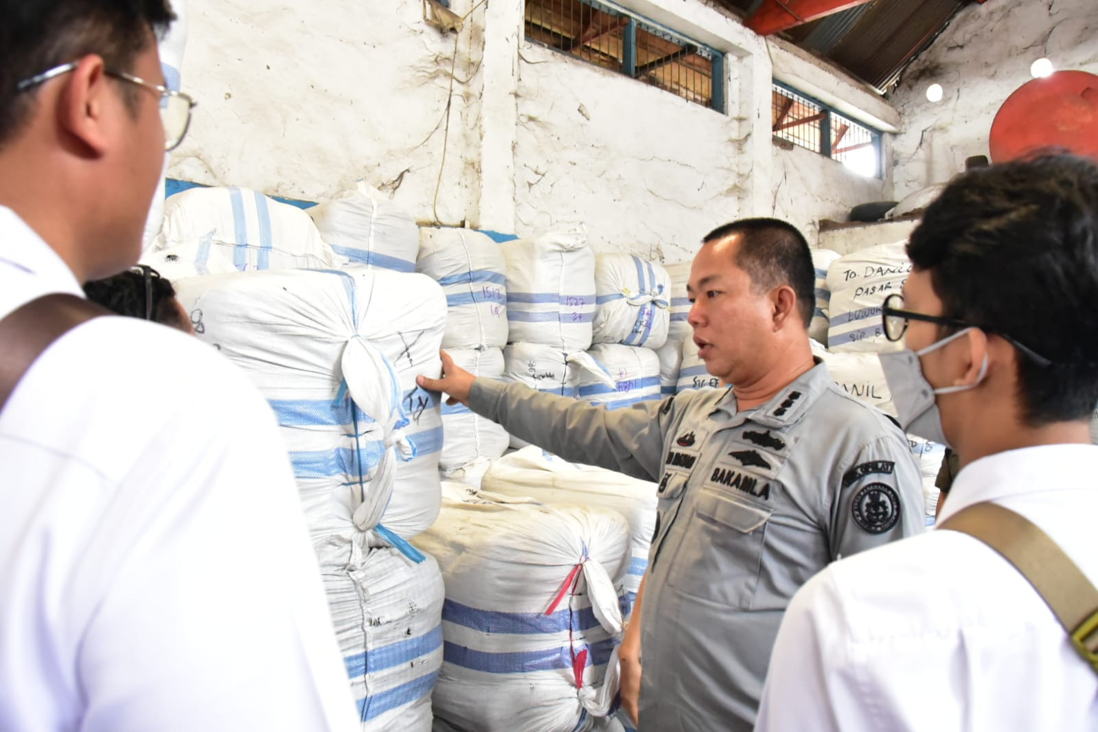 Bakamla RI, BAIS dan BPTN Kolaborasi Tangkap Barang Ilegal