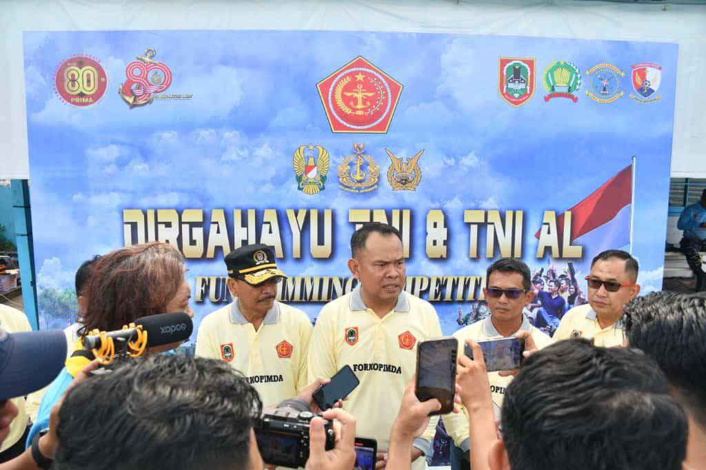 Meriahkan HUT Ke-80 TNI dan TNI AL, Lanal Banjarmasin Bersama Jajaran TNI dan Pemprov  Kalsel Gelar Fun Swimming Competition