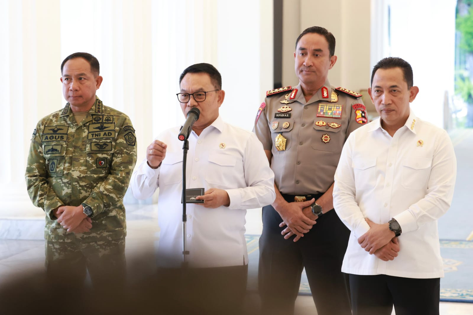 Arahan Prabowo: Penanganan Karhutla Harus Masif, Operasi Udara dan Personel Harus Diperkuat