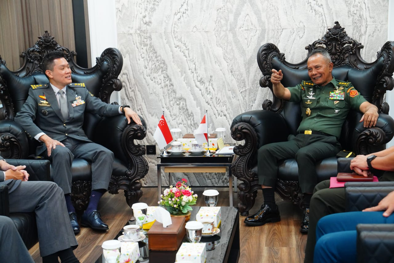 Tingkatkan Pertahanan Siber, Kasum TNI Terima Kunjungan Kepala Staf Digital Intelijen Militer Singapura