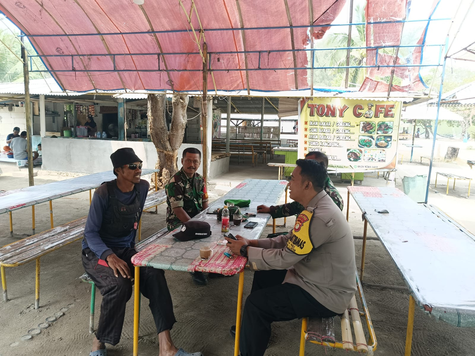 Bhabinkamtibmas Pulau Pari Sambang Warga Melalui Jakarta On The Spot, Sosialisasikan Layanan Polri 110