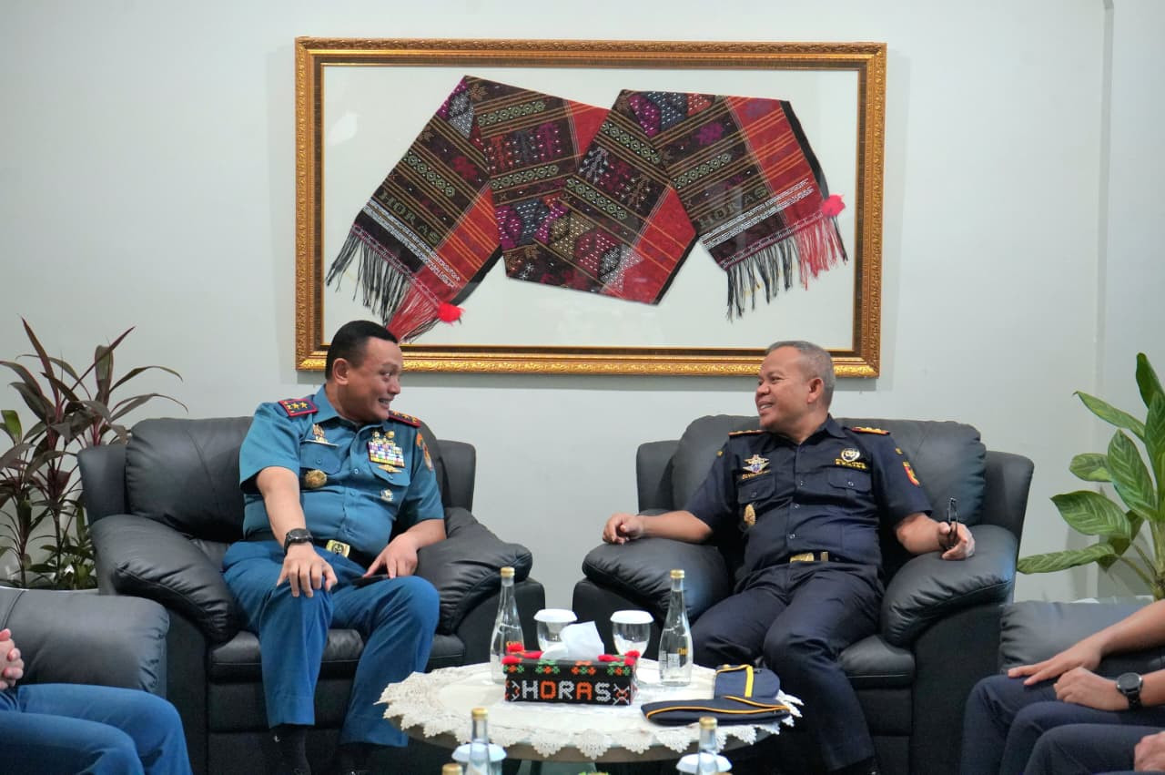 Tingkatkan Sinergi Pengamanan Perairan Wilayah Sumut, Dankodaeral I Laksanakan Courtesy Call Kepada Kakanwil DJBC