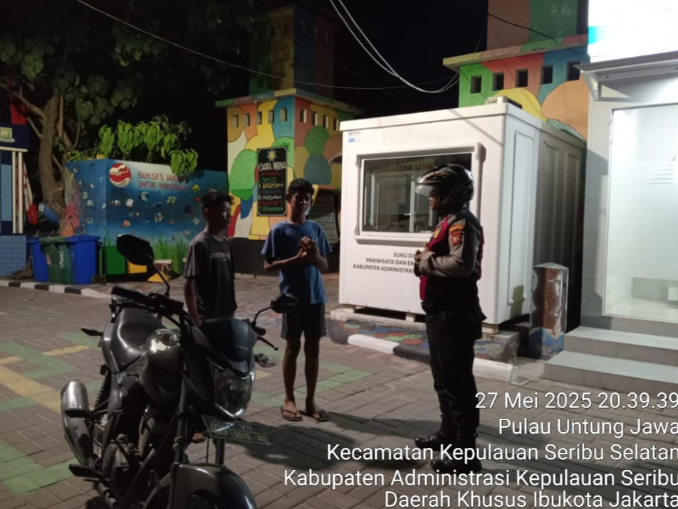 Polisi Humanis, Polsek Kepulauan Seribu Selatan Patroli Malam Sampaikan Imbauan Kamtibmas